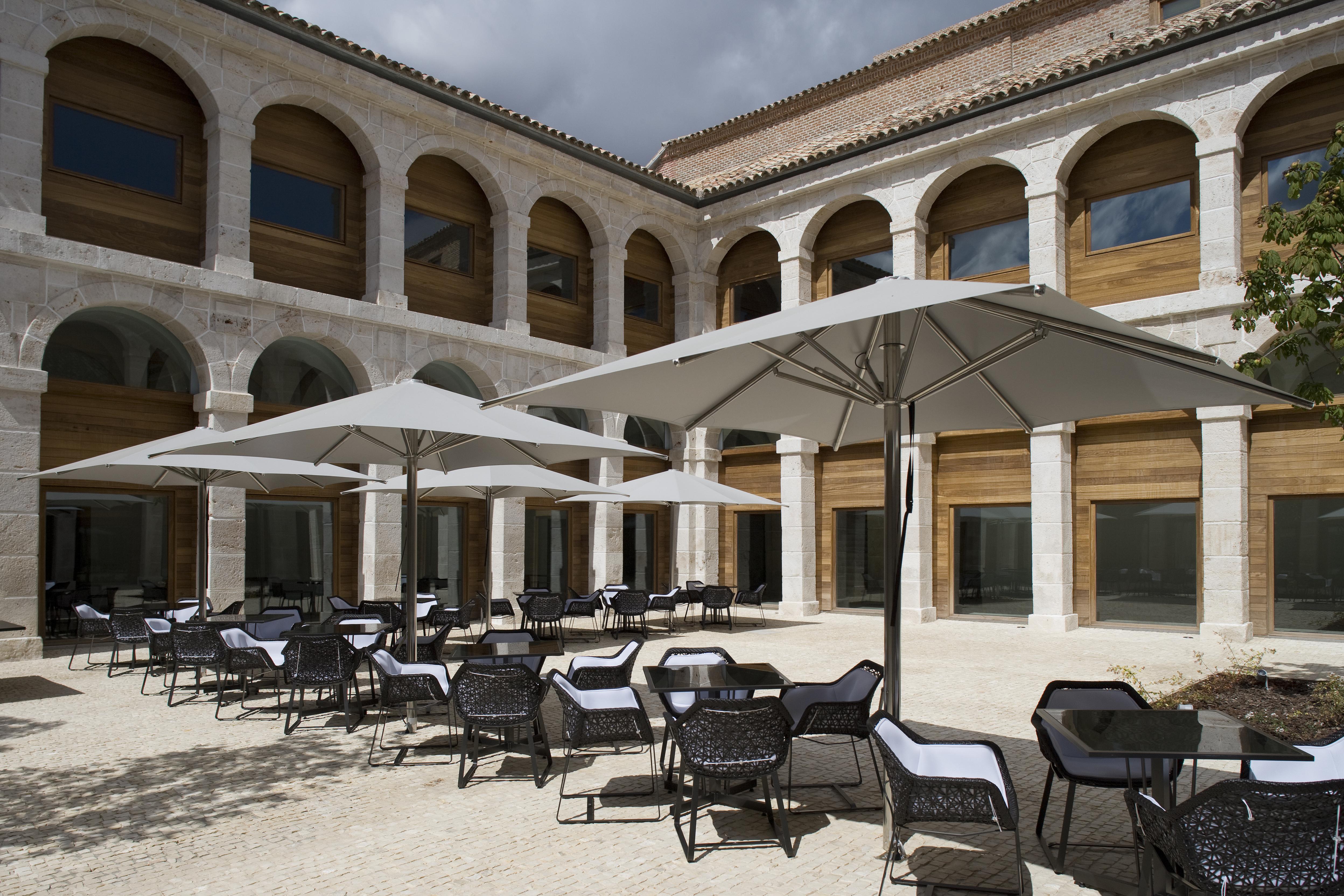 Parador de Alcalá de Henares Exterior foto